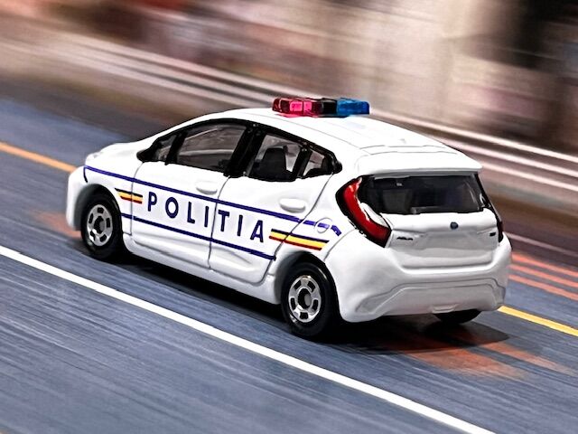 イオンオリジナルトミカ NO.80 ルーマニア警察デザイン仕様 : FAIRLADY