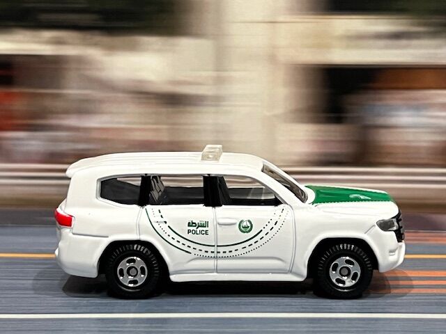 イオンオリジナルトミカ No.82 トヨタ ランドクルーザー ドバイ警察