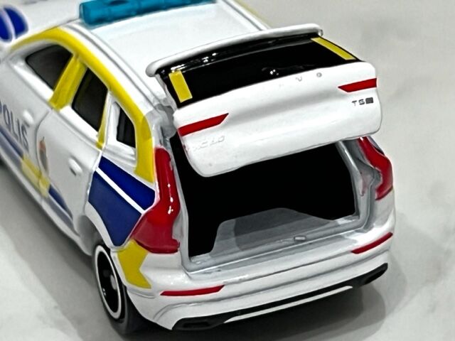 イオンオリジナル NO.67 ボルボ XC60 スウェーデン警察仕様 : FAIRLADY