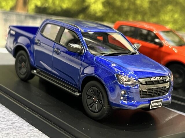 1/43 メーカー純正！？ いすゞ D-MAX ダイキャストミニカー : FAIRLADY