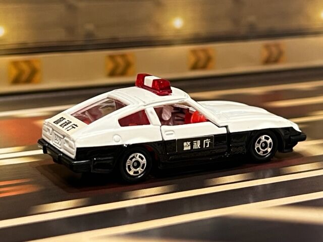 都内で トミカはこれ1台だけでした…44-3 フェアレディ Z 280Z-T 商用車、公用車