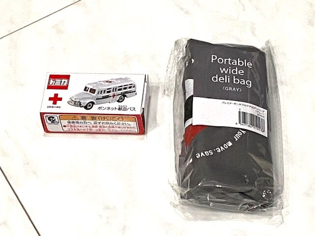 トミカ　ボンネット献血バス 美品】トミカ ボンネット 献血バス 日本赤十字社 未使用 非売品