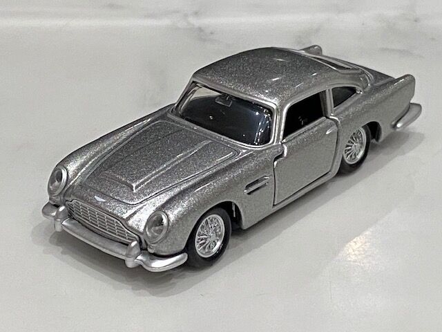 トミカ プレミアム 35番 アストンマーティン DB5 : FAIRLADY Z fan