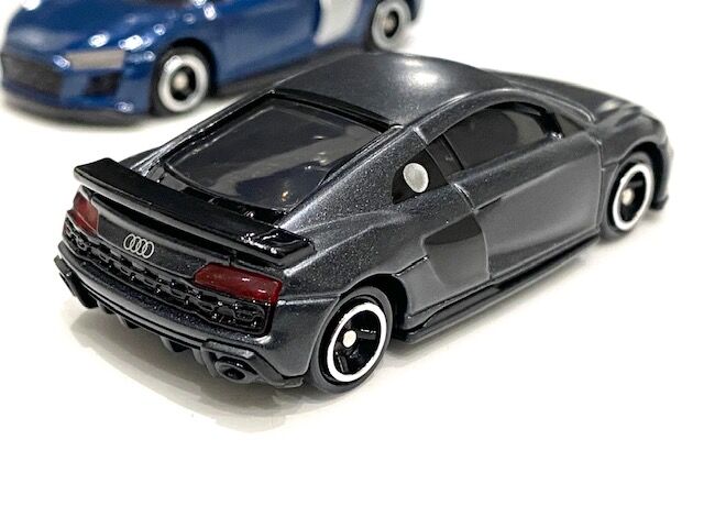 今月の新車～トミカ 38番 アウディR8 クーペ : FAIRLADY Z fan