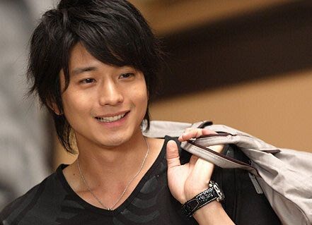 向井理 国仲涼子 来月結婚へ ドラマ共演者にツーショット報告 Falconmercuryのblog