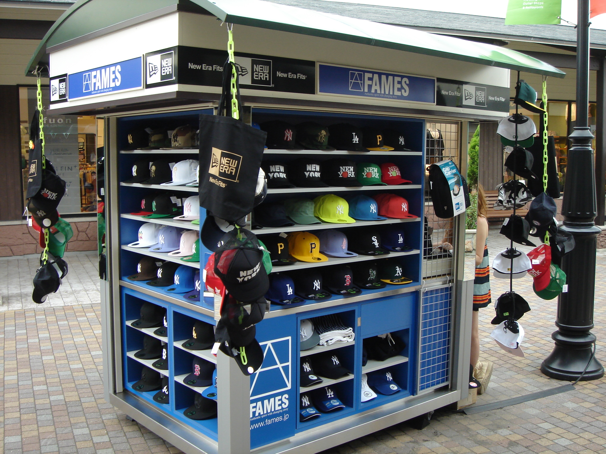 Fames プレミアム アウトレット佐野店 土岐店がついにopenしました Fames フェイムス Blog New Era Newera Cap ニューエラ ミッチェルアンドネス 等 帽子専門ショップ