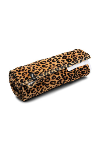 HUF-BEACH-TOWEL_LEOPARD_AC00360_LEPRD_02