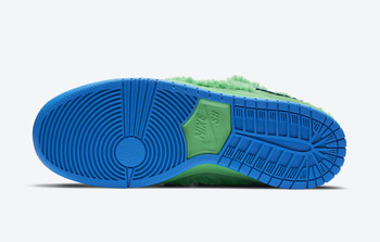 Grateful-Dead-Nike-SB-Dunk-Low-Green-Bear-CJ5378-300-6