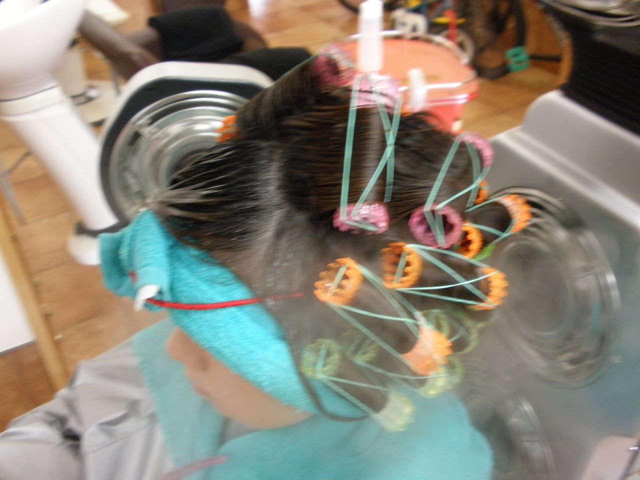 前髪ストレートとクリープパーマ同時進行 笑 京丹波町の美容室 美容院 Fatto A Mano