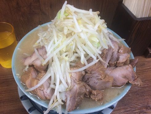 ラーメン二郎池袋東口店の豚ダブル大ラーメン 野菜増し増し 東京刺激クラブ ラーメン二郎池袋東口店の豚ダブル大ラーメン 野菜増し増し 東京刺激クラブ