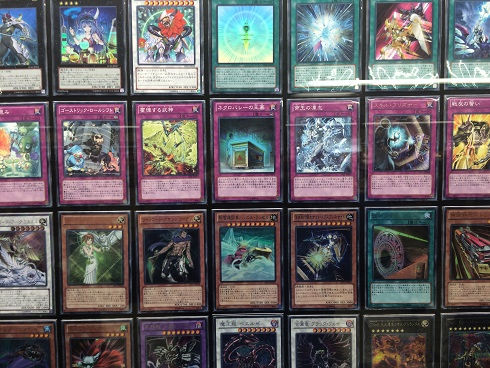 遊戯王カードが7649枚展示されている映画「遊戯王 THE DARK SIDE