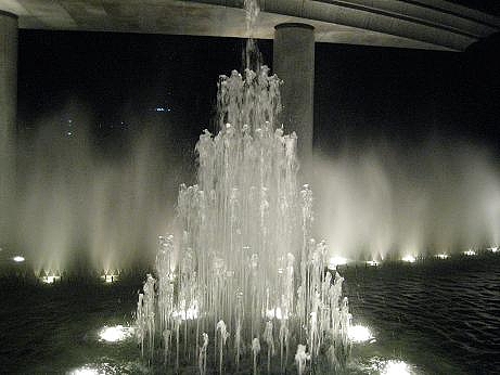 和田倉噴水公園 : 東京刺激クラブ