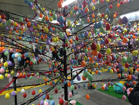秋葉原駅構内で開催されているイースターイベント Thanks ｅｇｇ 東京刺激クラブ