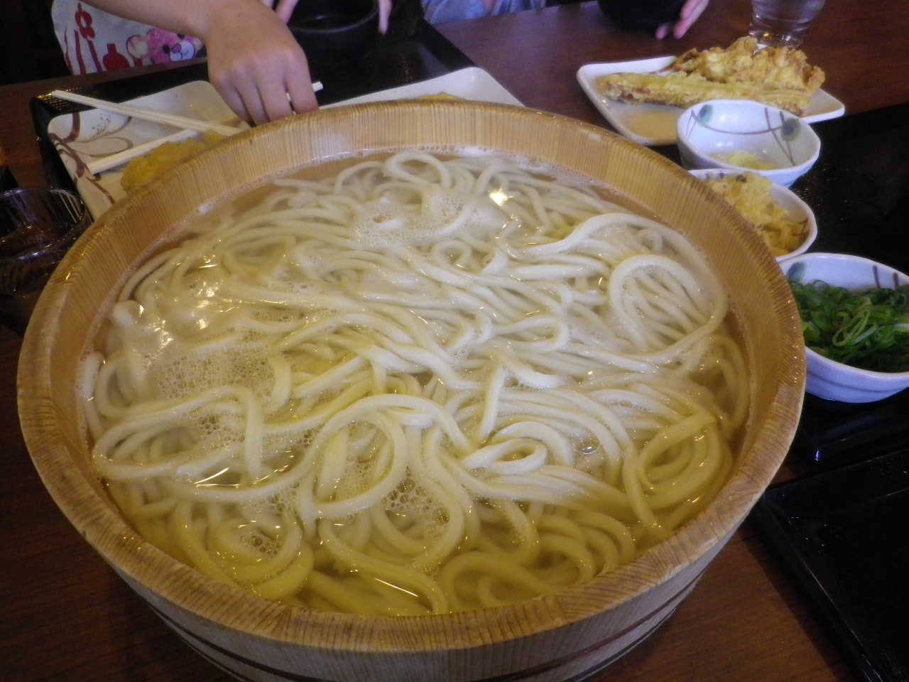 うどん家族の家族うどん 丸亀製麺 埼玉県八潮市 めぐりあいズゴ