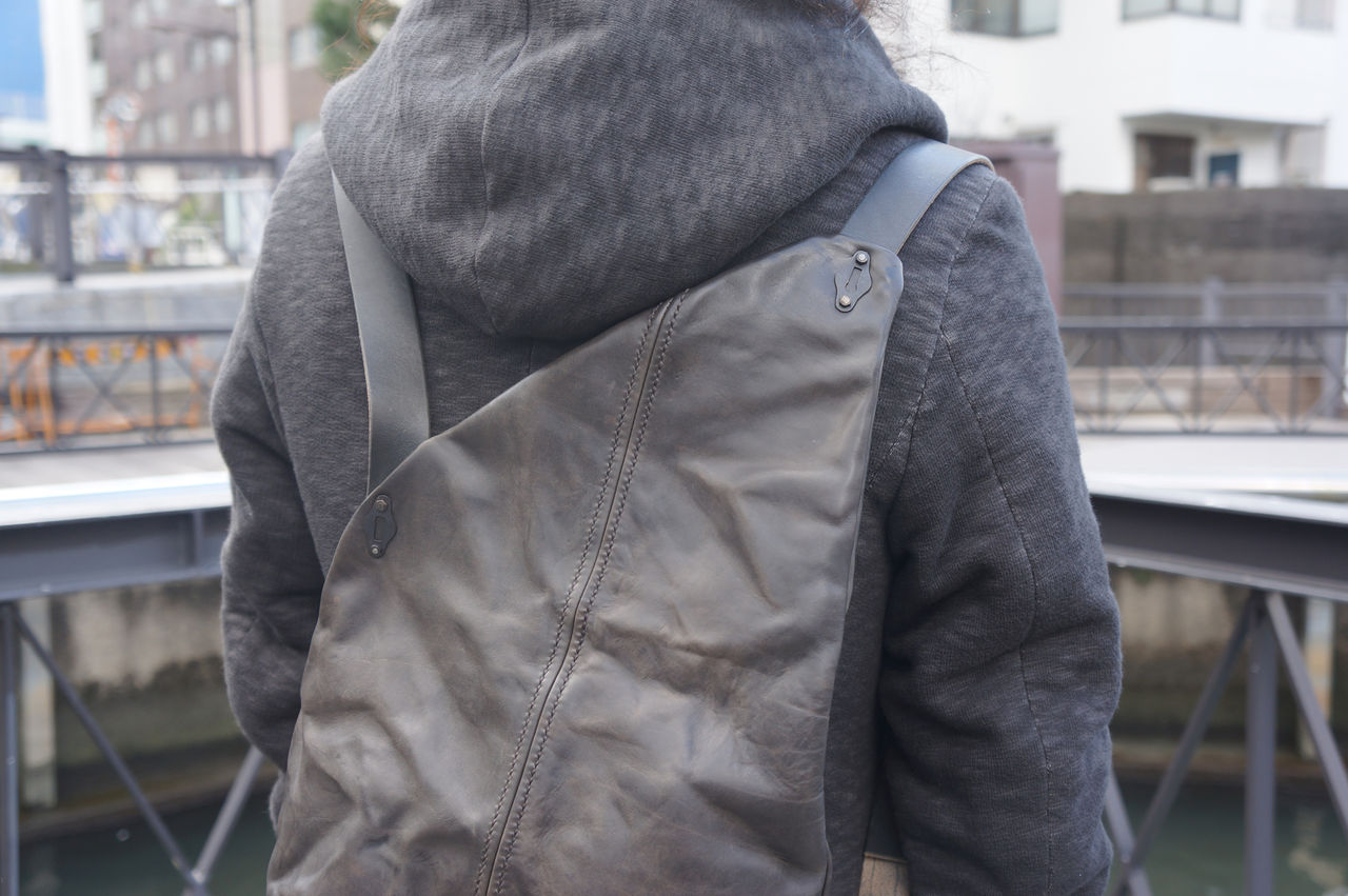 DEVOA レザーバックパック 美品 2025年最新】DEVOA バッグの人気