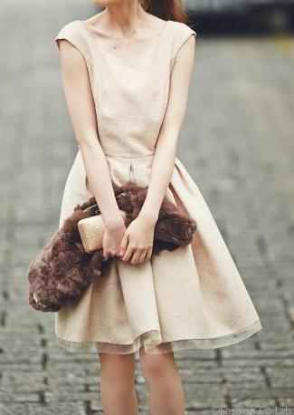 アプワイザーリッシェの美人百花 2015年10月号掲載のラメジャガードフレアワンピース