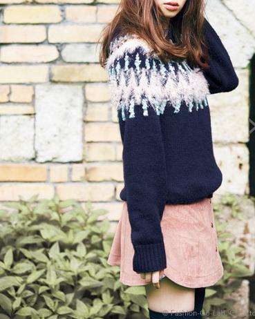 リランドチュールのふわふわ球芯ニットのトップスが大人気なんです！