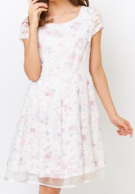 小嶋陽菜　美人百花のレストローズのフラワープリントワンピを紹介しちゃいます！
