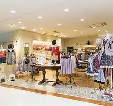 フィント F.i.n.t のトップスが通販だと60%オフで買えるよ!