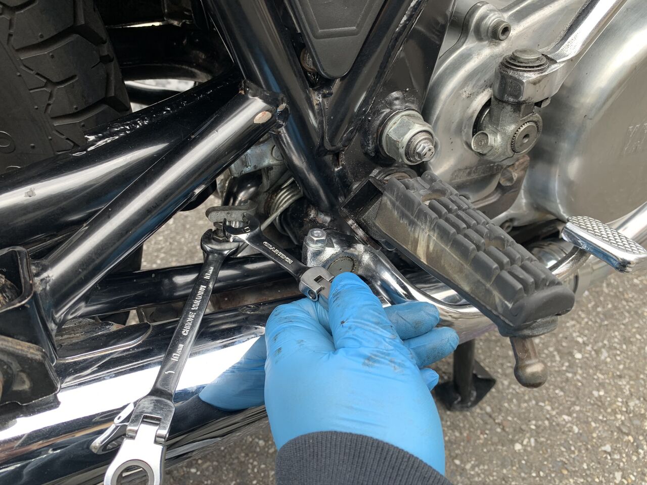 Sr500のリアブレーキ踏みしろ調整 ファットoyajiの日記 Sr500のリアブレーキ踏みしろ調整 ファットoyajiの日記