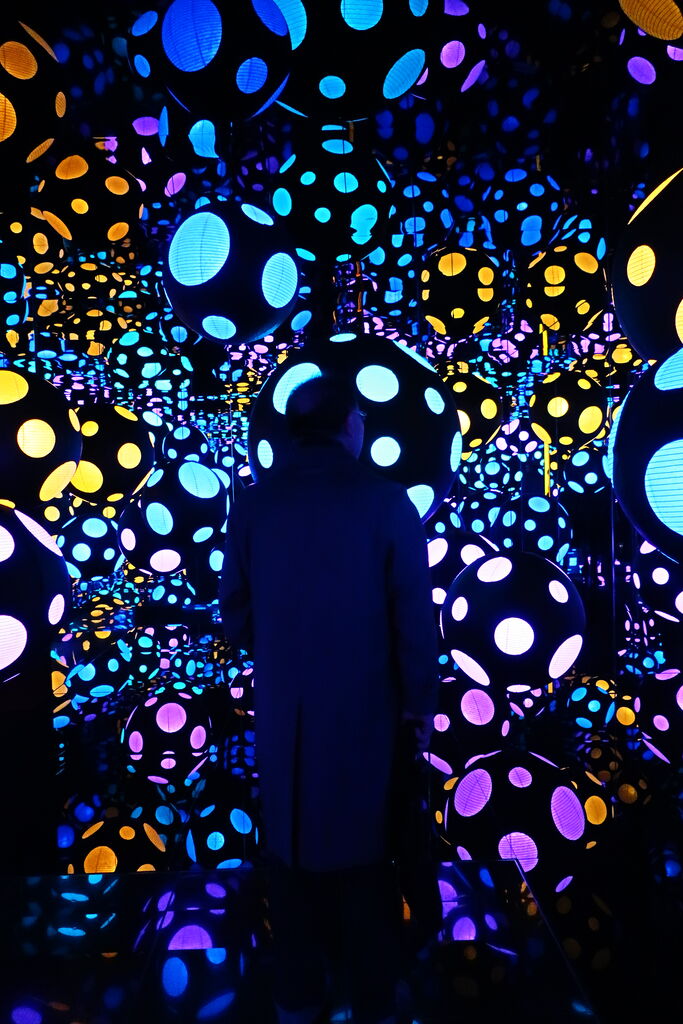 草間彌生の水玉の世界＠クリスタルブリッジズ : 吾閑荘（あかんそう