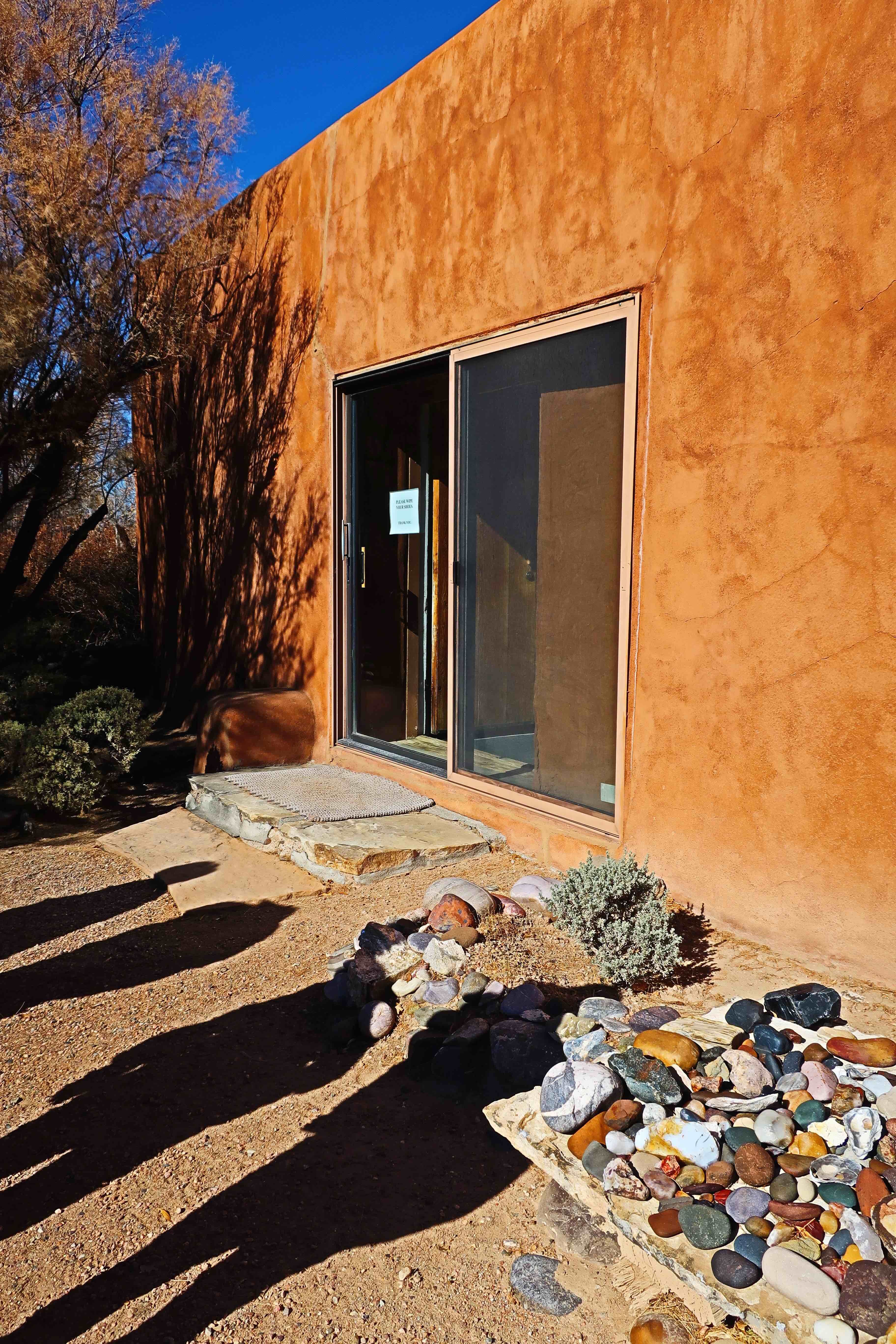ジョージア・オキーフのスタジオ in Abiquiu, NM : 吾閑荘