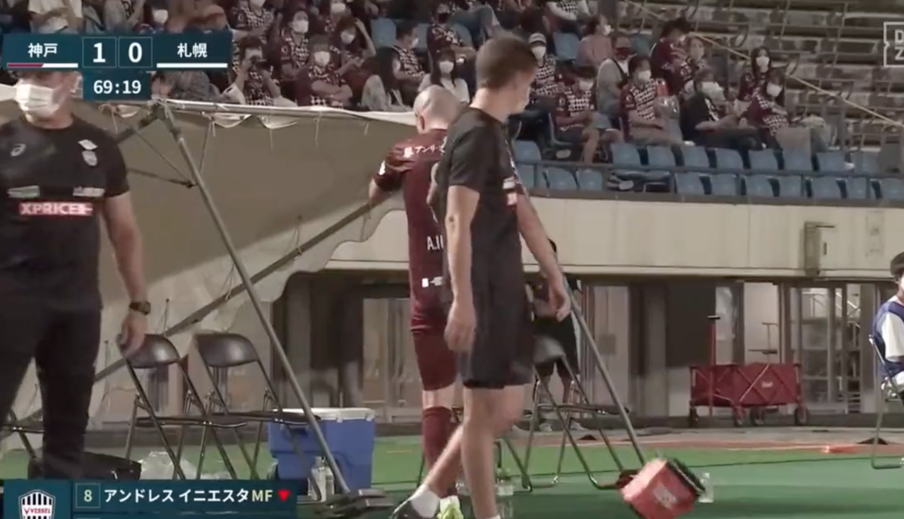 動画 イニエスタ 不適切行為を謝罪 自分らしくない 不適切な行動を示したので 皆さんにわびます 2chフットボールまとめアンテナ