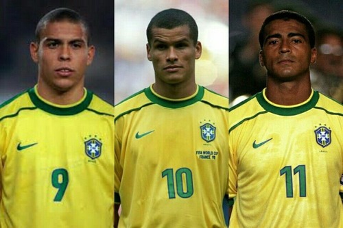 ブラジルのサッカー選手といえばロナウド ロベカル ロナウジーニョの奴ｗｗｗ みゃおーん