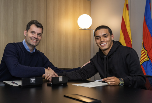 ロナウジーニョの息子がバルセロナと正式契約、18歳FWジョアン・メンデスがユースチームに加入