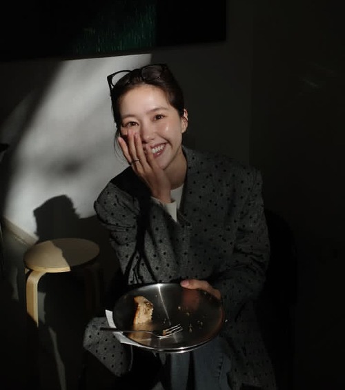 サッカー日本代表・佐野海舟と結婚　モデル美人妻・木下桜に反響 「めっちゃ可愛い～」「ツヤツヤ」