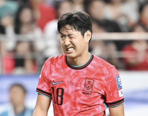 欧州で繰り返される“アジア人無視”、今度はイ・ガンイン…CL優勝のトロフィーリフトで露骨なカメラ切り替え