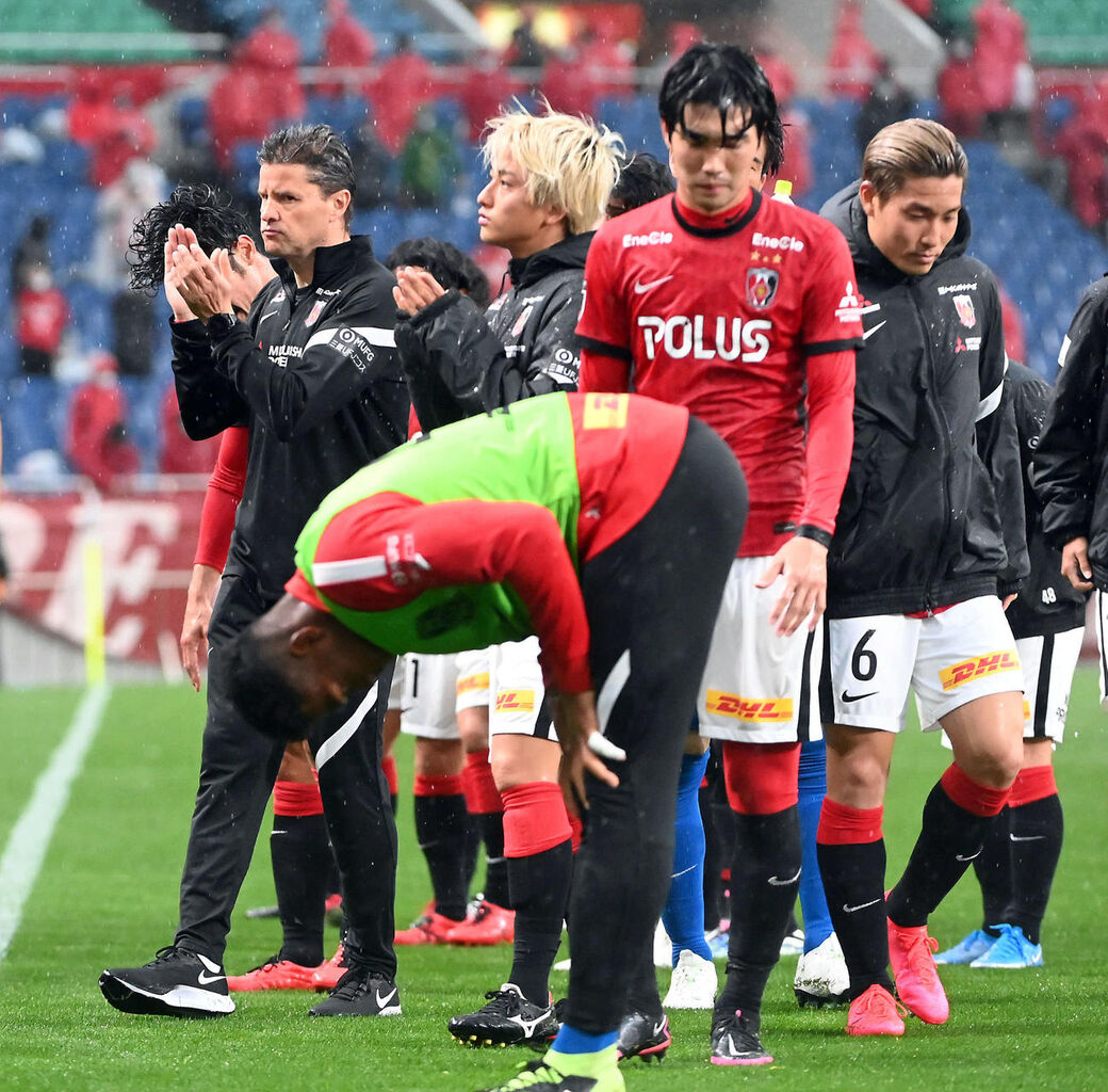 画像 0 5大敗の浦和レッズ 先輩らの失態にめっちゃ頭下げる鈴木彩艶 Footballnet サッカー2chまとめ 画像 0 5大敗の浦和レッズ 先輩らの失態にめっちゃ頭下げる鈴木彩艶 Footballnet サッカー2chまとめ