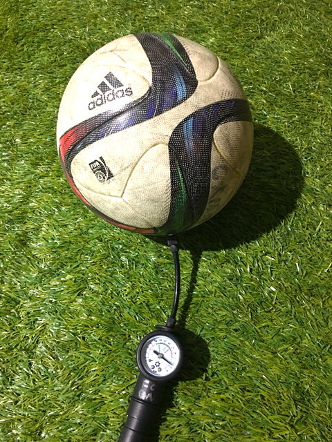 空気圧にビックリ サソリのフットボール奮闘記 空気圧にビックリ サソリのフットボール奮闘記