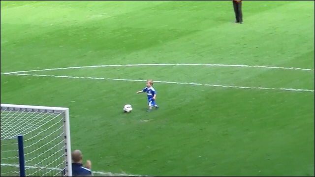 赤ちゃんのドリブル サッカーが上手くなるために