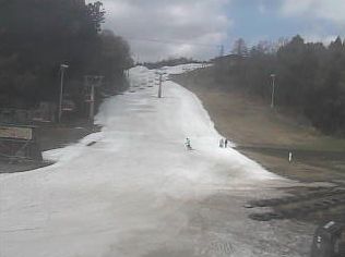 雪山の板遊び