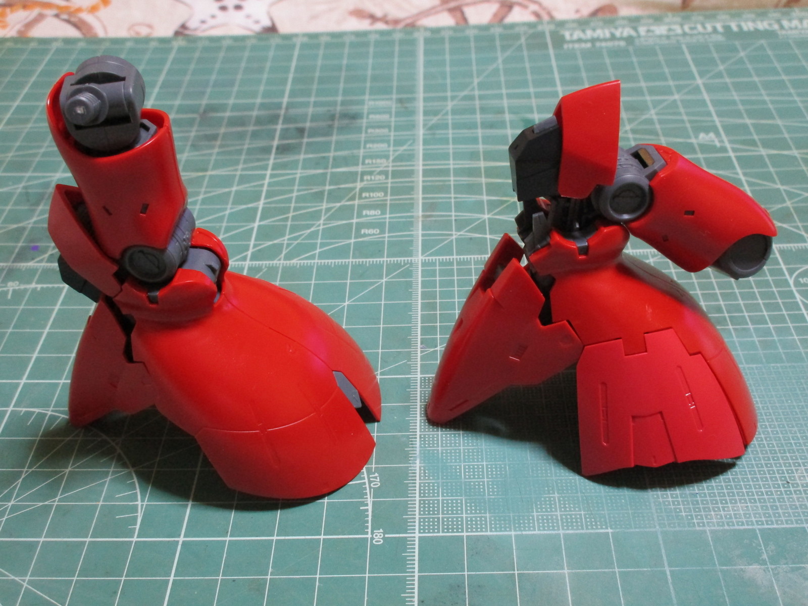 ガンプラ Rg サザビー製作 脚部の外装パーツ編 ガンプラ自由に作って良いじゃない