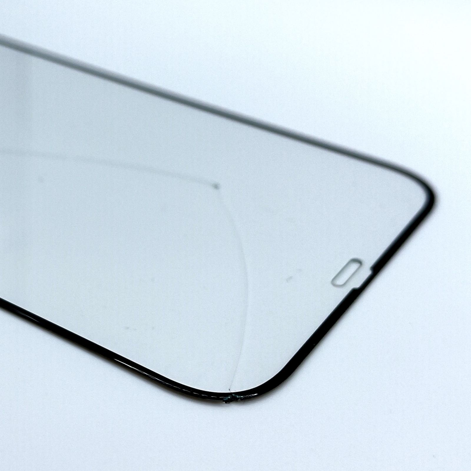 Blackboom 防塵ネット付iphone用ガラスフィルム お手頃価格でスピーカーネット付き 狐丸の これ買ってみました