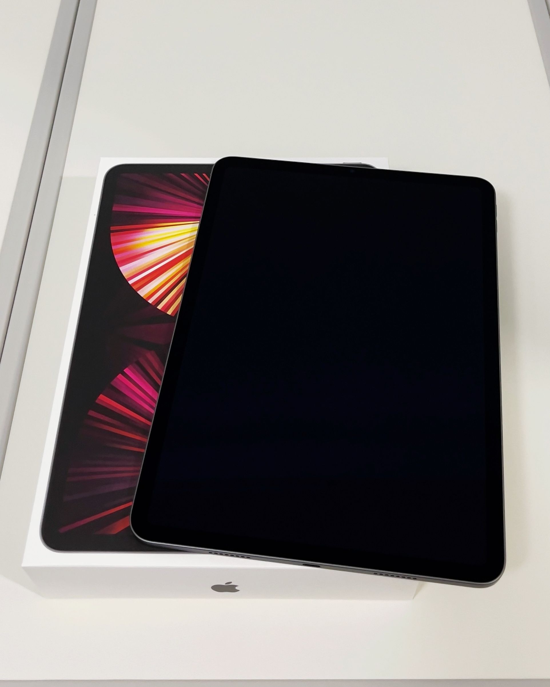 純正アップルスマートキーボードiPad Pro 11インチ用 第三世代　箱無し Amazon | 【整備済み品】 Apple 11インチiPad Pro(第1.2.3世代