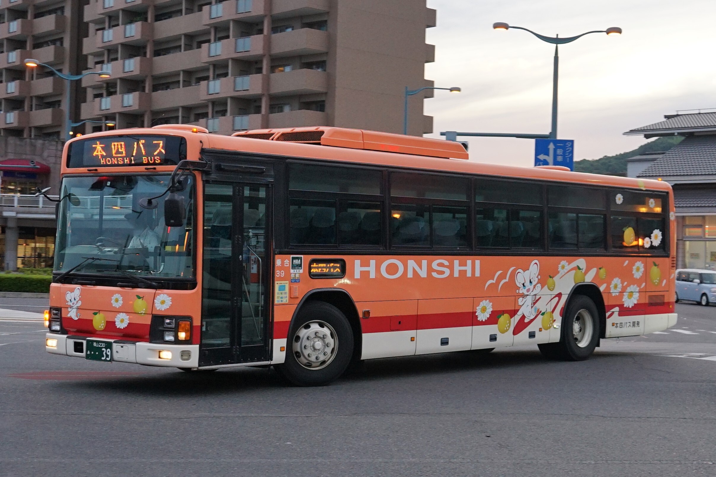 Honsi 本四バス開発39 : とびぃの落書帳