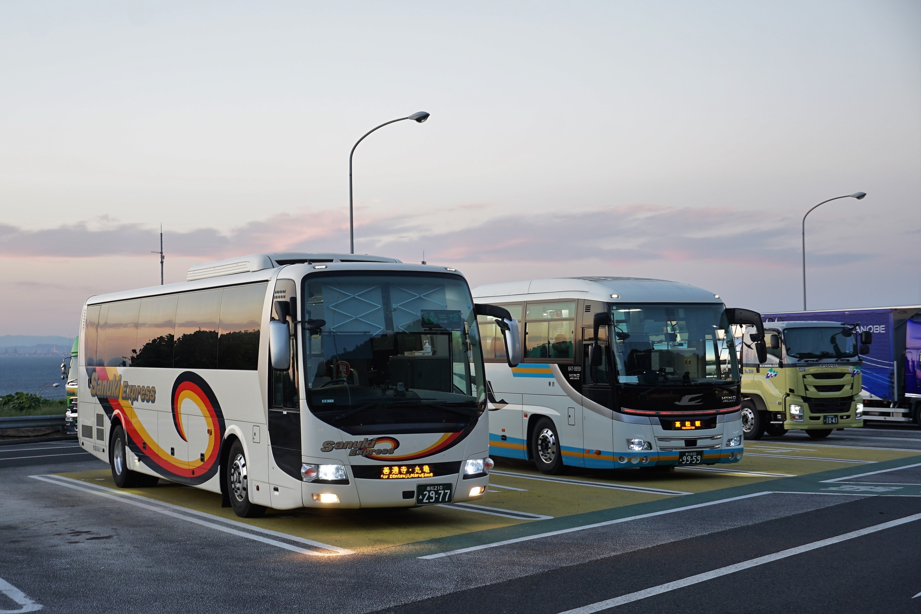 四国高速バス2977 : とびぃの落書帳