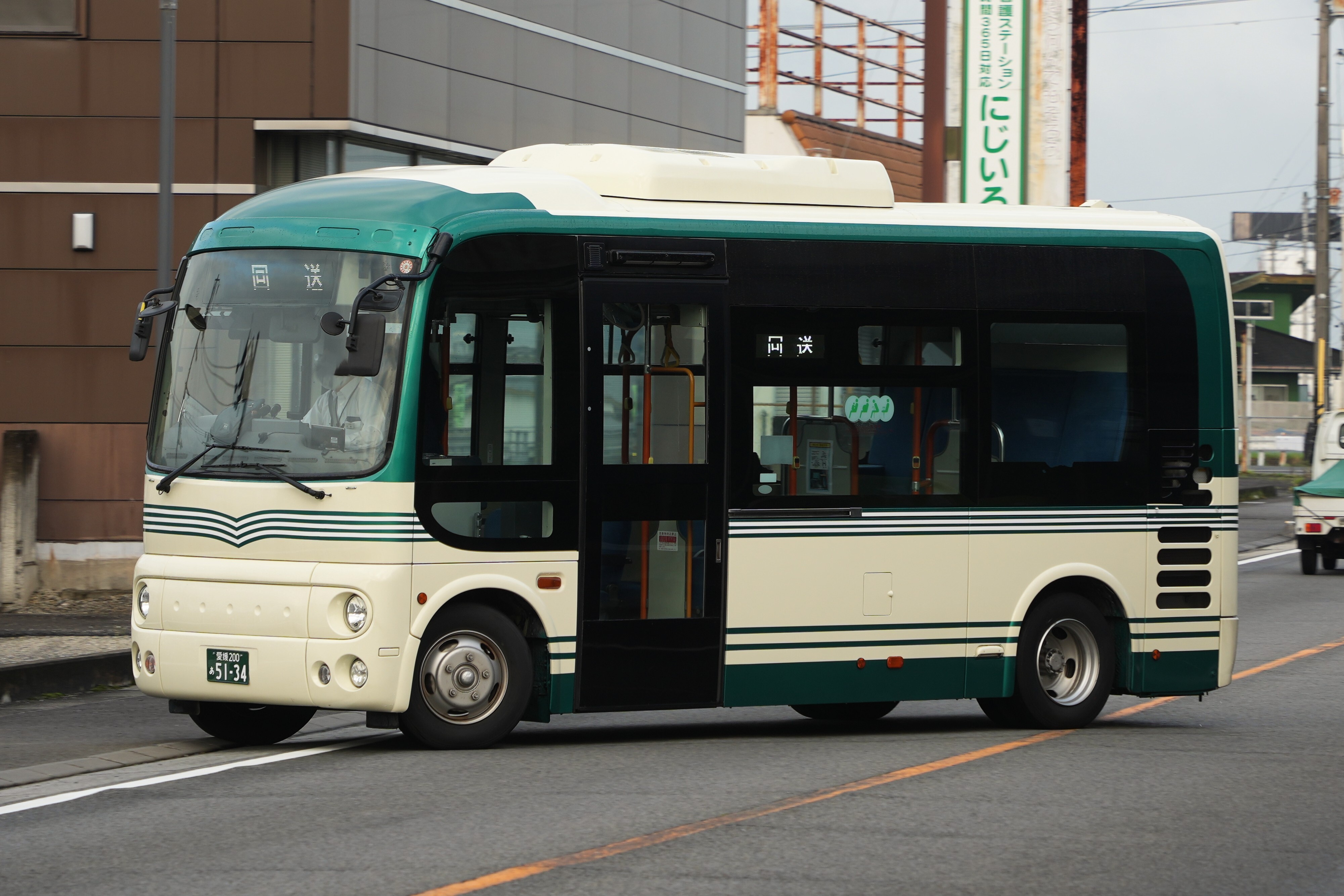 ⭐︎パズー⭐︎ せとうち周桑バス5134 : とびぃの落書帳