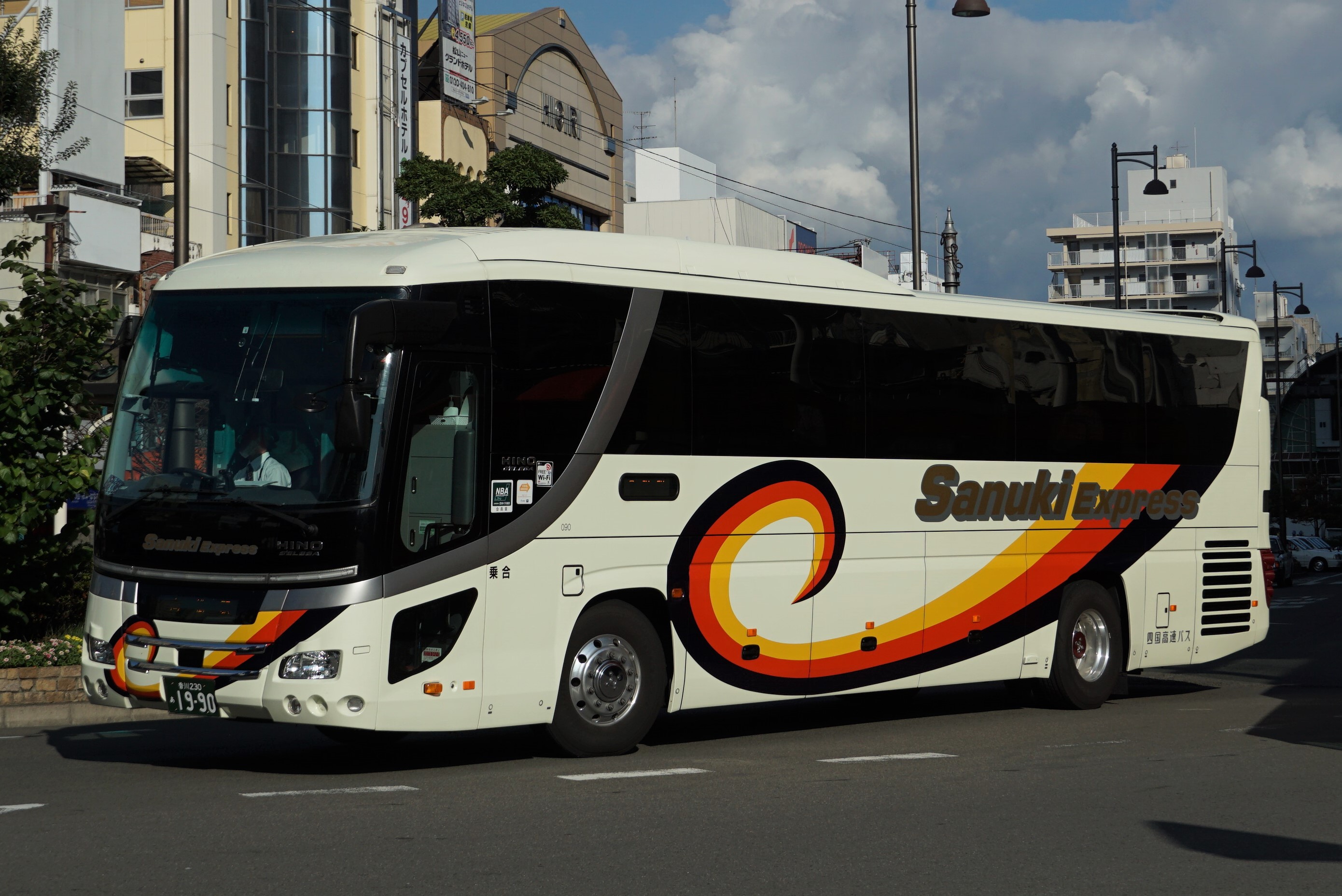 アドウィング四国高速バス Amazon.co.jp: バス BUS AD Wing アドウィング 1/80 四国高速
