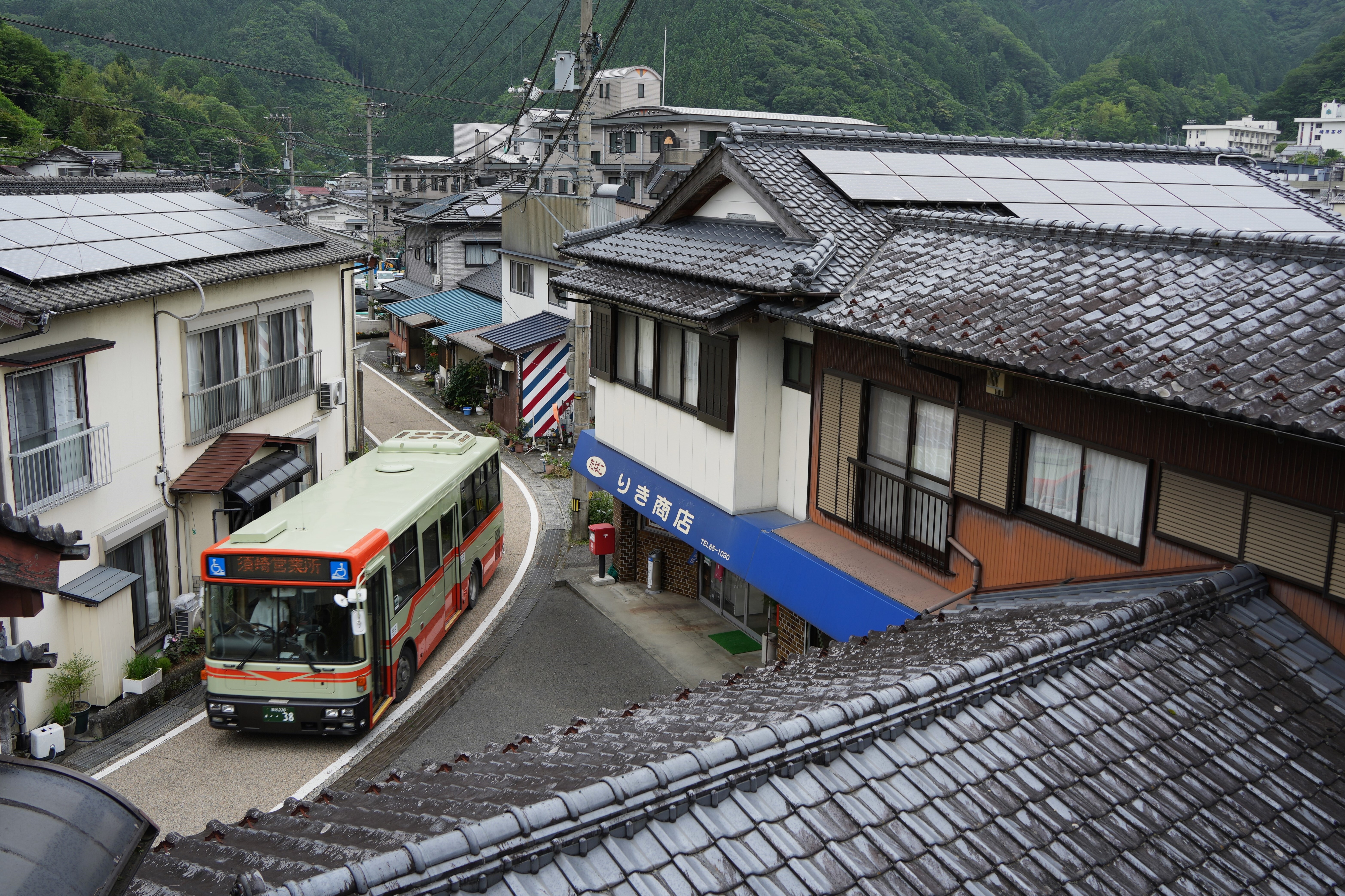 高知高陵交通38(高知230 あ ・・38) : とびぃの落書帳