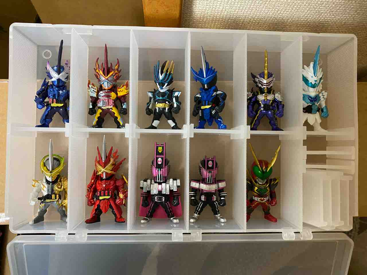 ダイソー200円ケース : コンバージ仮面ライダーフルコンプへの道