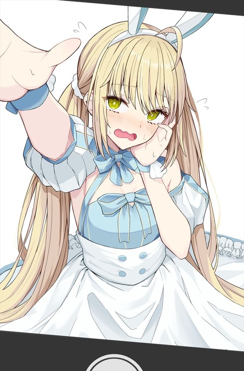 【FGO】水着バニーのキャストリアイラスト！！　写真撮られて恥ずかしがってるの可愛いです！