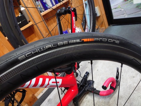 【200km走行】シュワルベプロワンTLE 乗り心地が良くて取り付け簡単 SCHWALBE PRO ONE シュワルベ