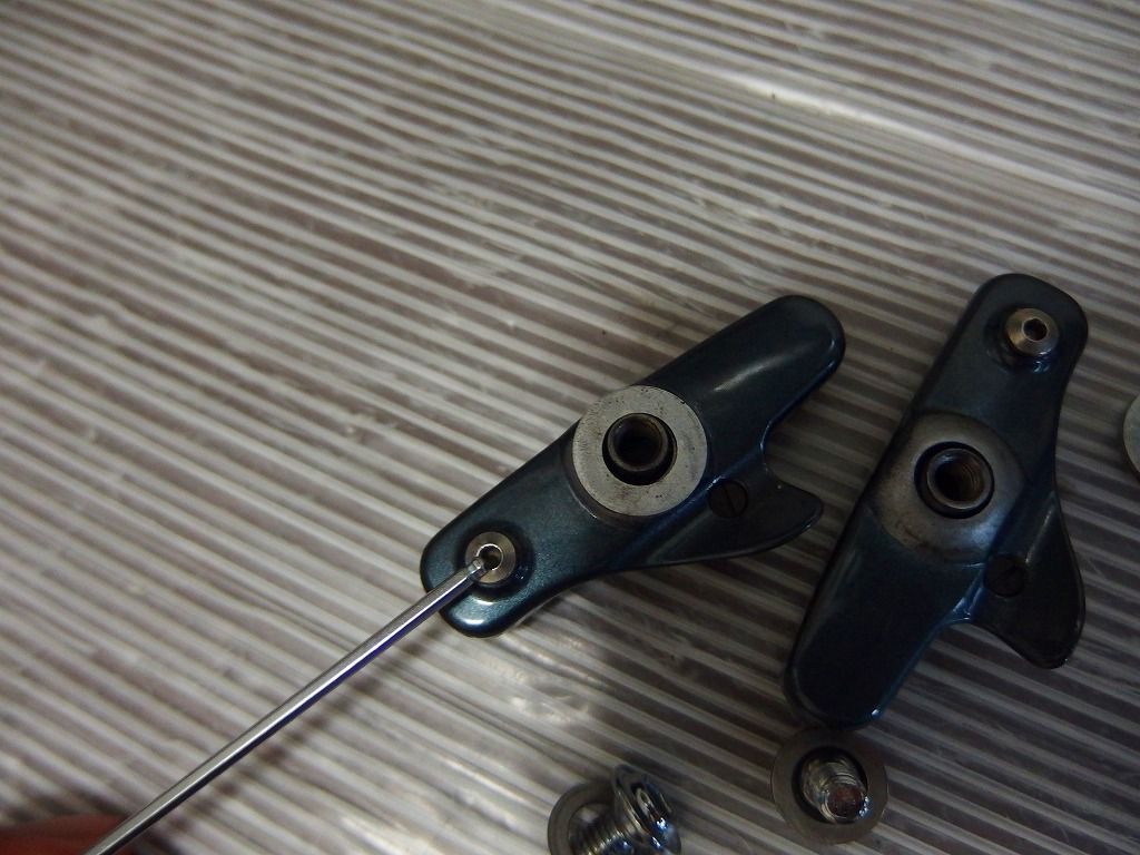 エアロカーボンフォーク  カーボンブレーキシュー付けます エアロカーボンフォーク カーボンブレーキシュー付けます