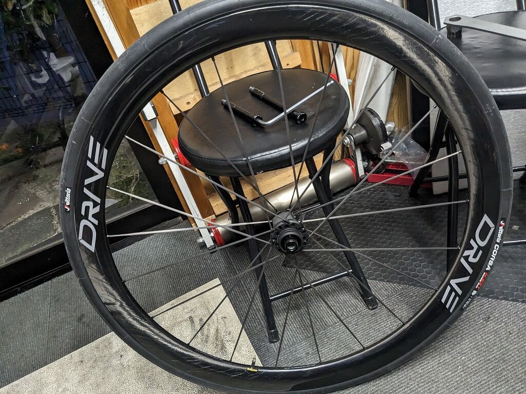 エリートホイール DRIVE40D ディスク用 ブラックデカール (美品)値下げ Drive 40Dディスクブレーキカーボンスポークホイールセット セラミック