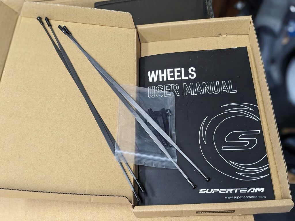 SUPERTEAM ALL CARBON ULTRA D28-50 DISC 2023 ～乗車前～ : えふえふ