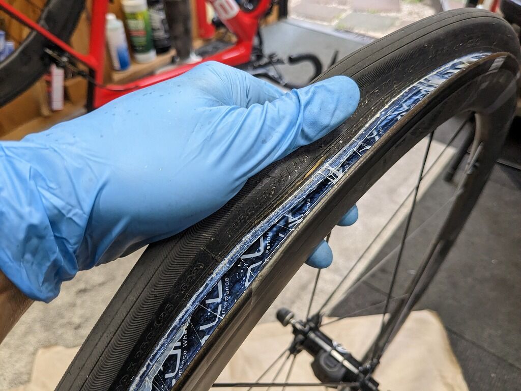 フロントタイヤが交換時期だったのでタイヤ交換をしながら雑記ﾃﾞｽ : え